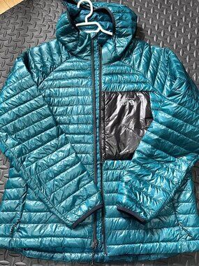 Mountain Hardwear Puffy BNWT